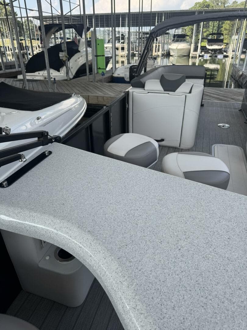 2021 Avalon 2485 ENTERTAINER