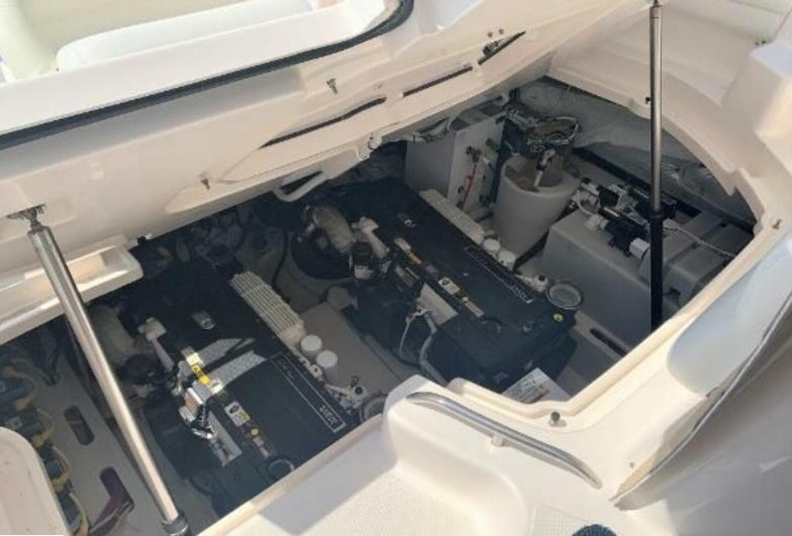 2009 Tiara Yachts Sovran 4300