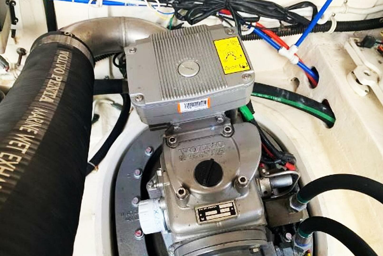 2009 Tiara Yachts Sovran 4300