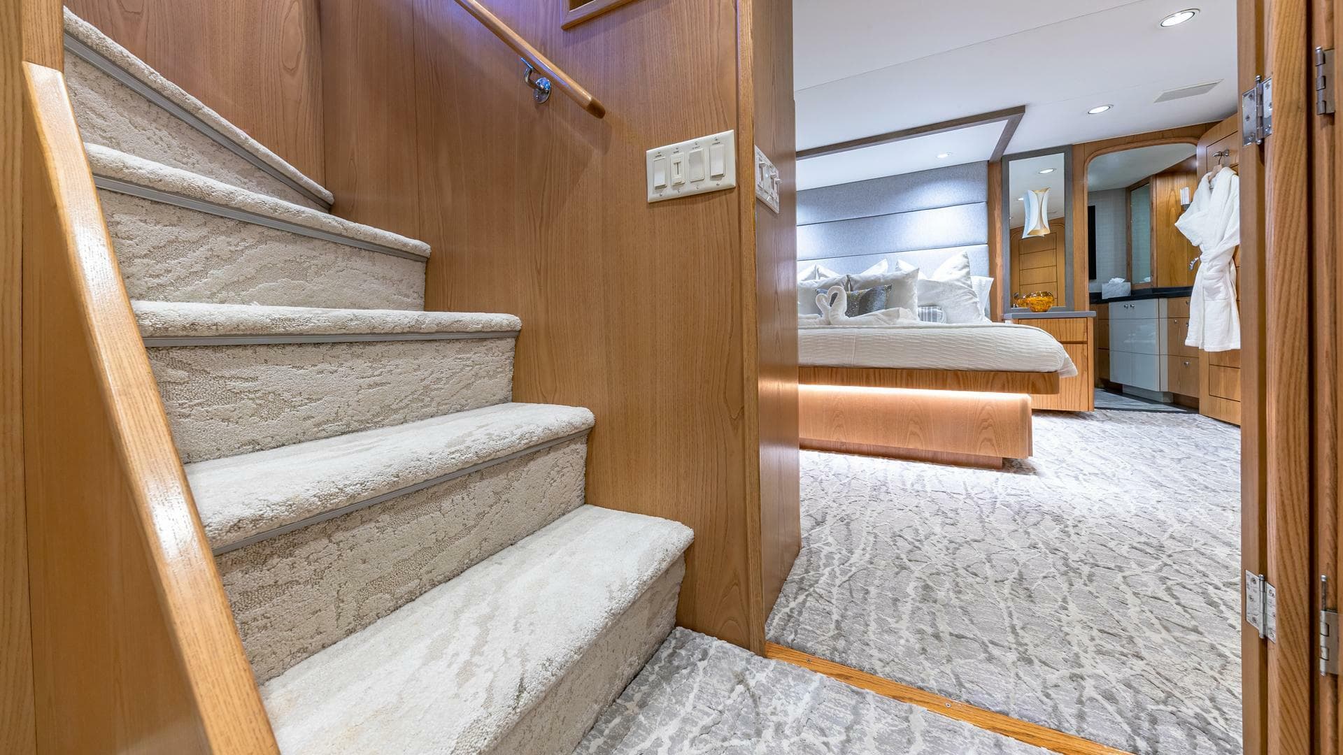 1997 Broward Raised Pilothouse