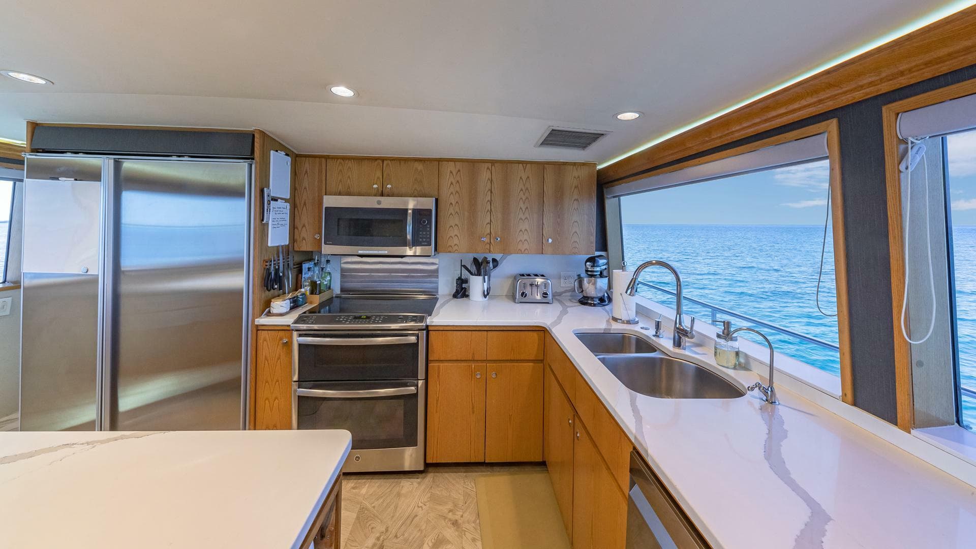 1997 Broward Raised Pilothouse