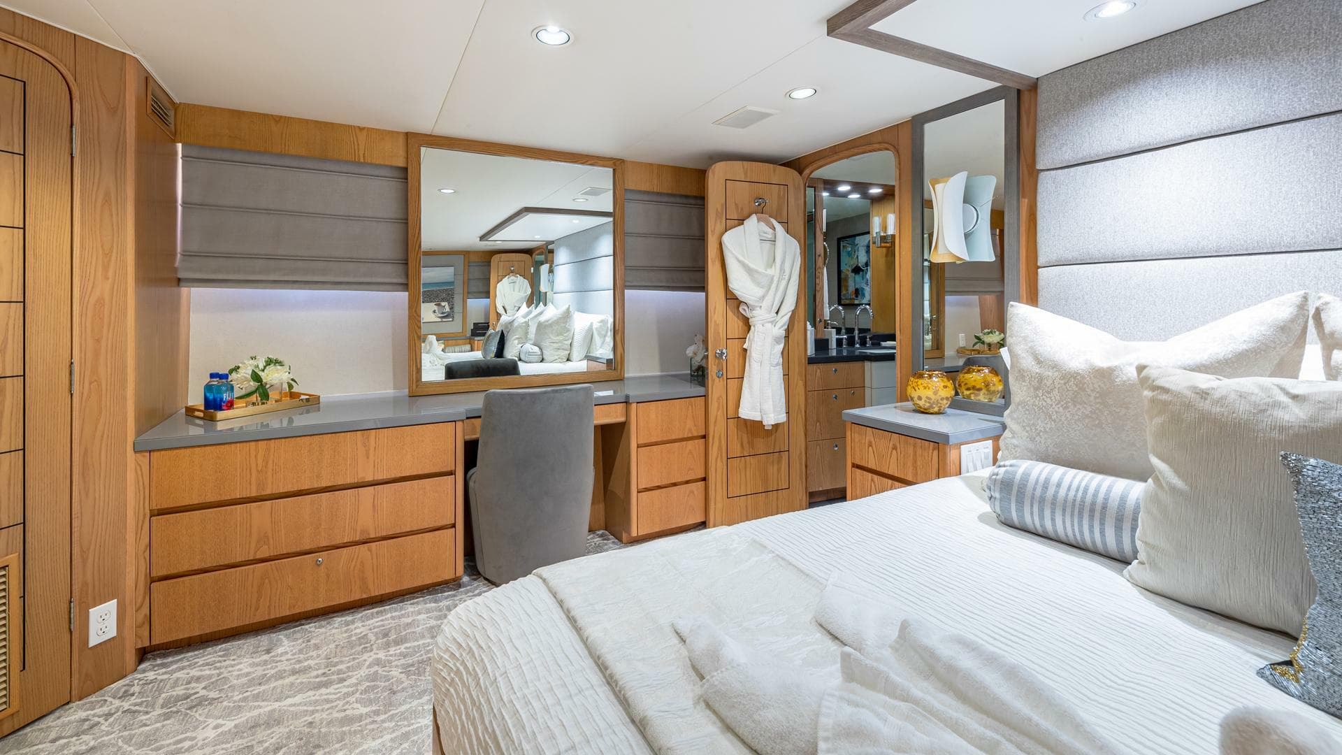 1997 Broward Raised Pilothouse