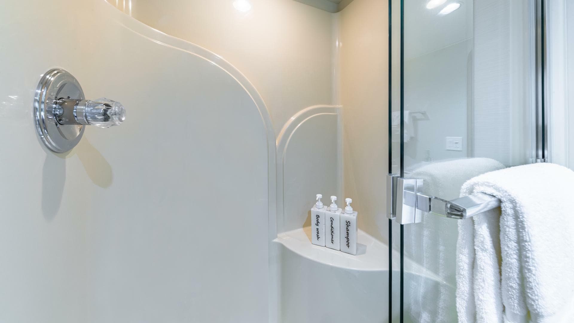 1997 Broward Raised Pilothouse