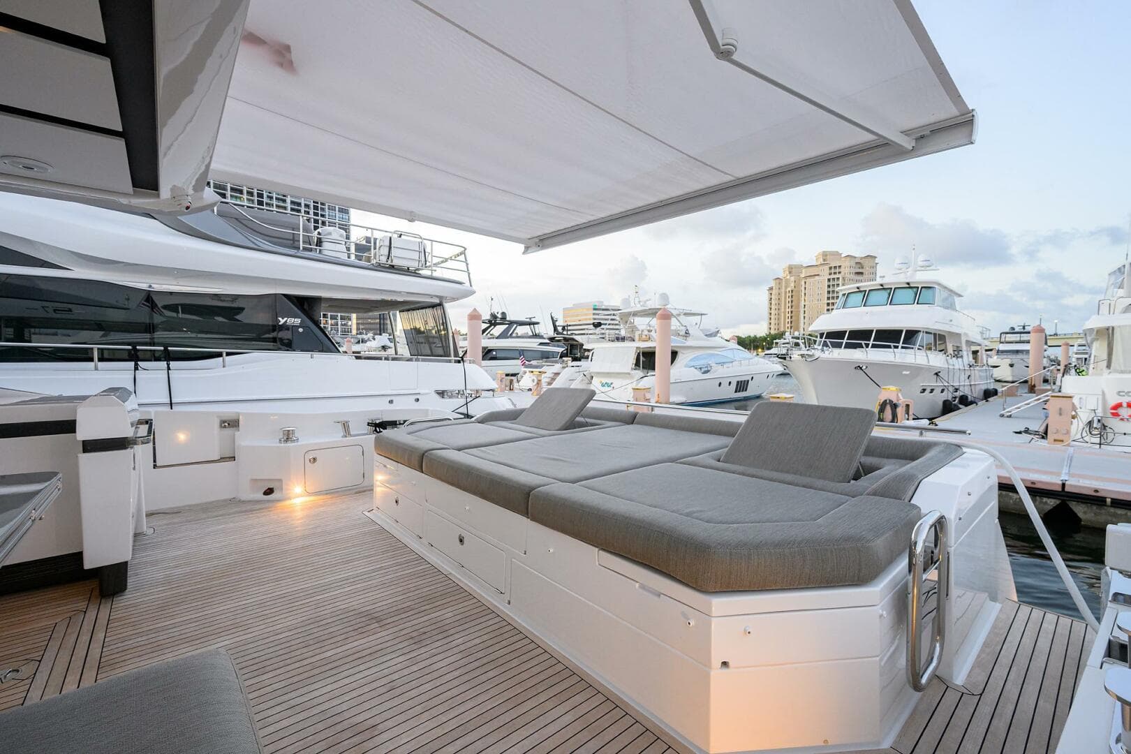 2019 Azimut S7