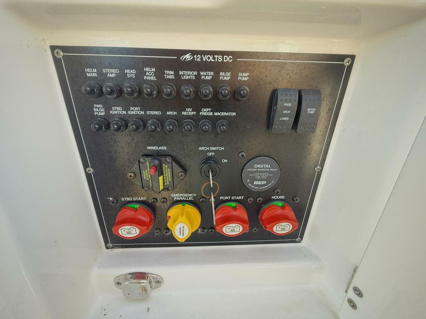 2020 Monterey 29 305SSD