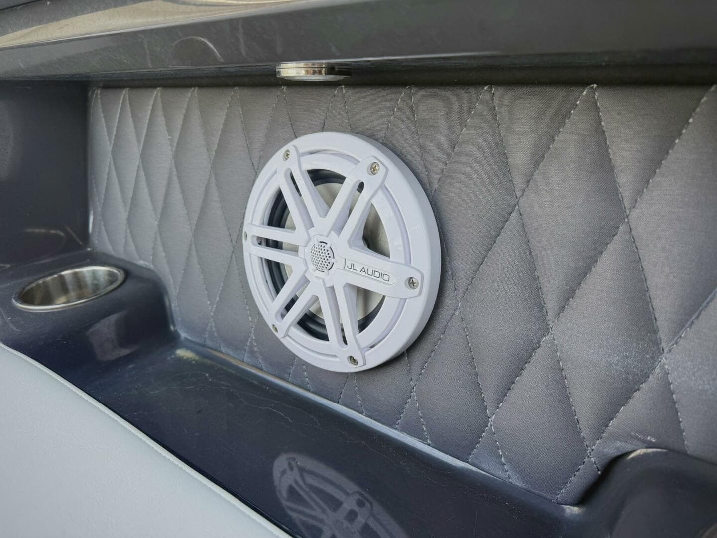 2020 Monterey 29 305SSD