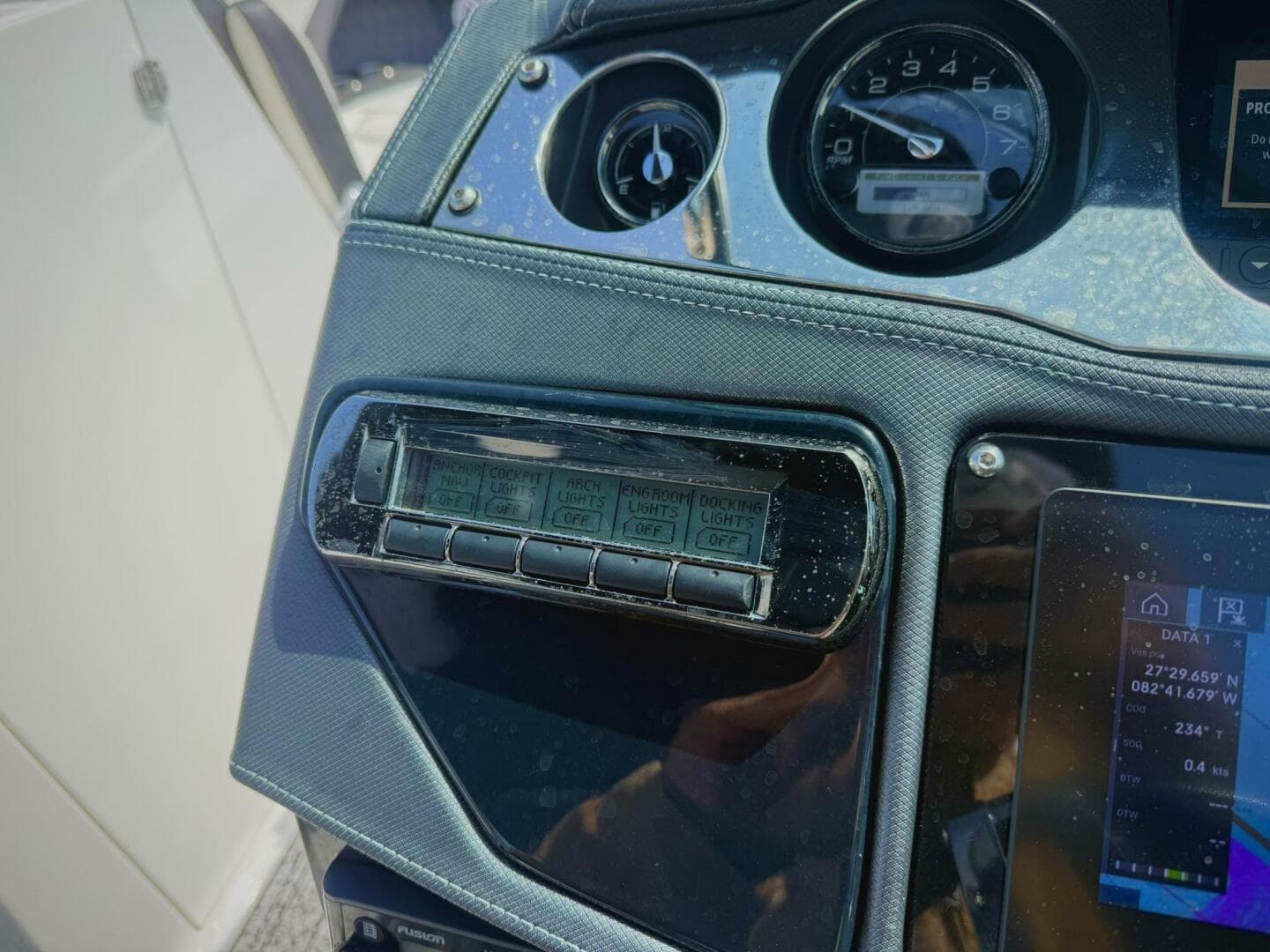 2020 Monterey 29 305SSD