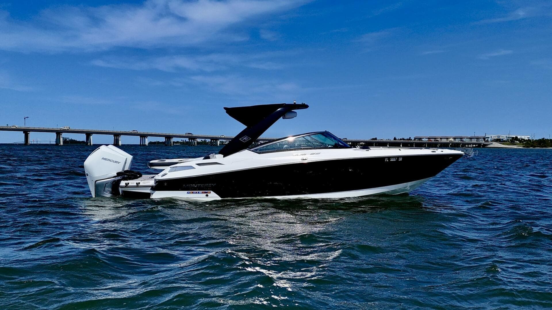 2020 Monterey 29 305SSD