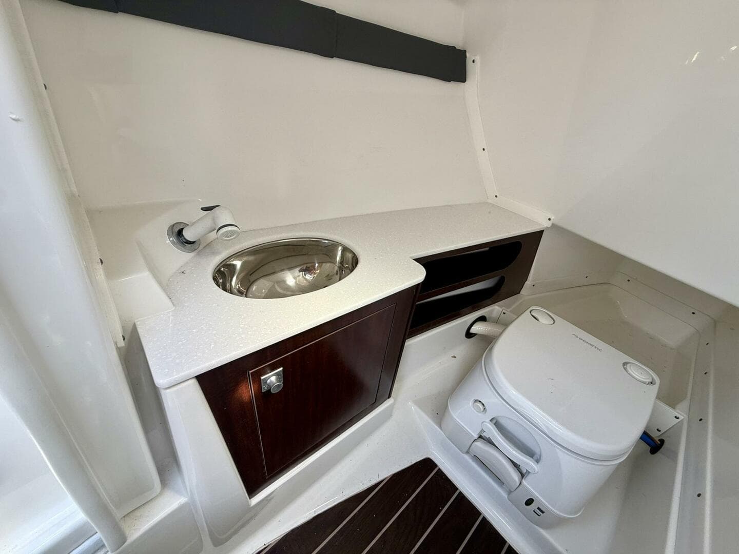 2020 Monterey 29 305SSD