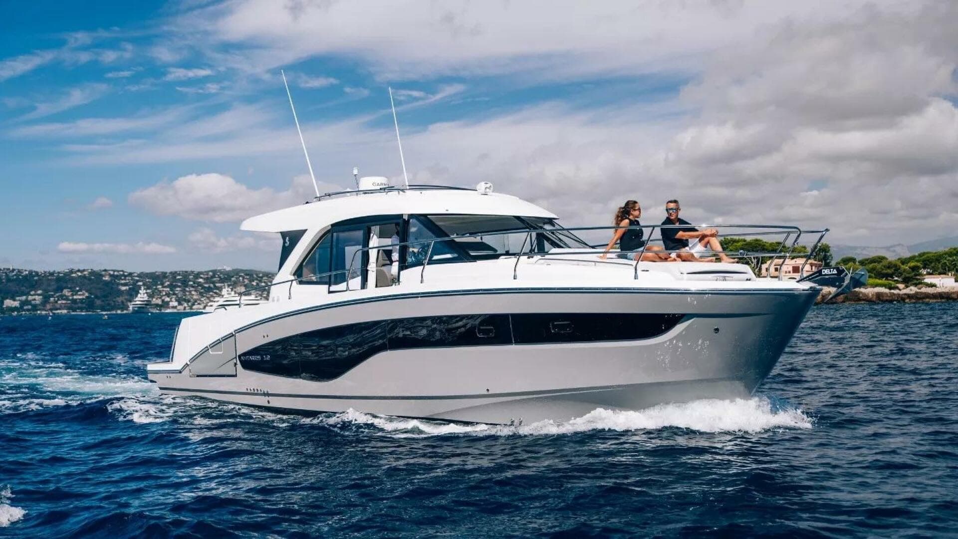 2026 Beneteau Antares 12 Coupe