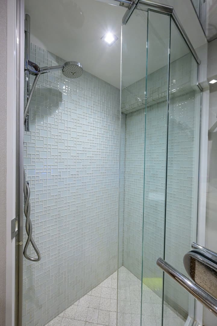 2013 Hatteras 80 Motor Yacht