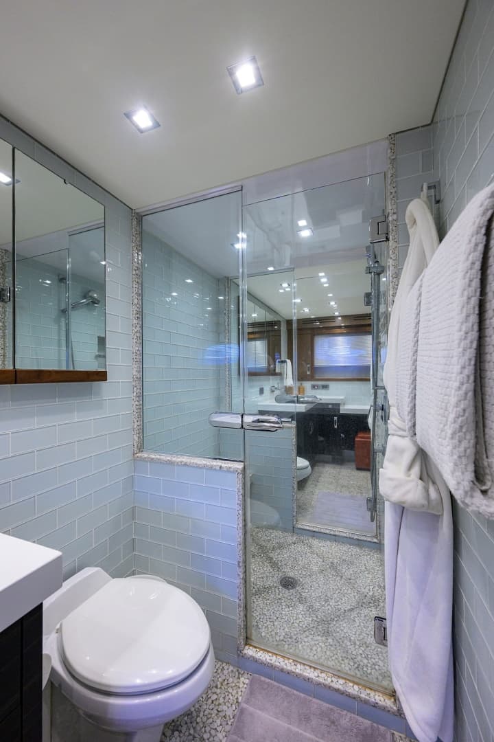 2013 Hatteras 80 Motor Yacht