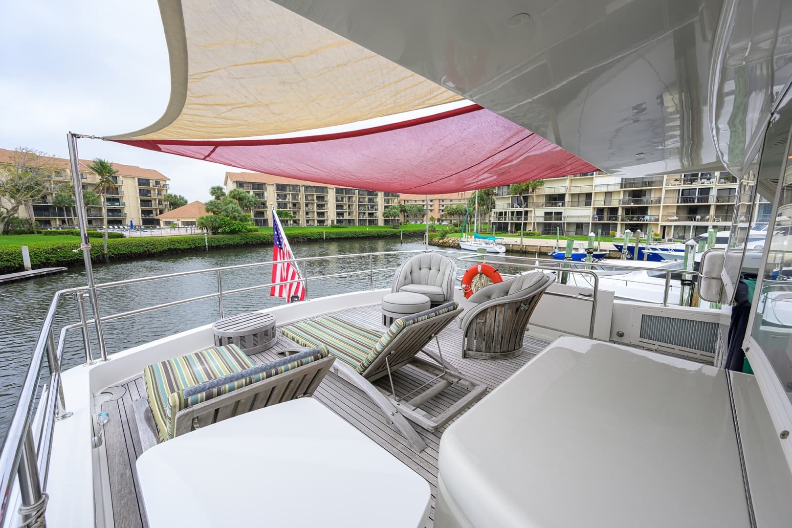 2013 Hatteras 80 Motor Yacht