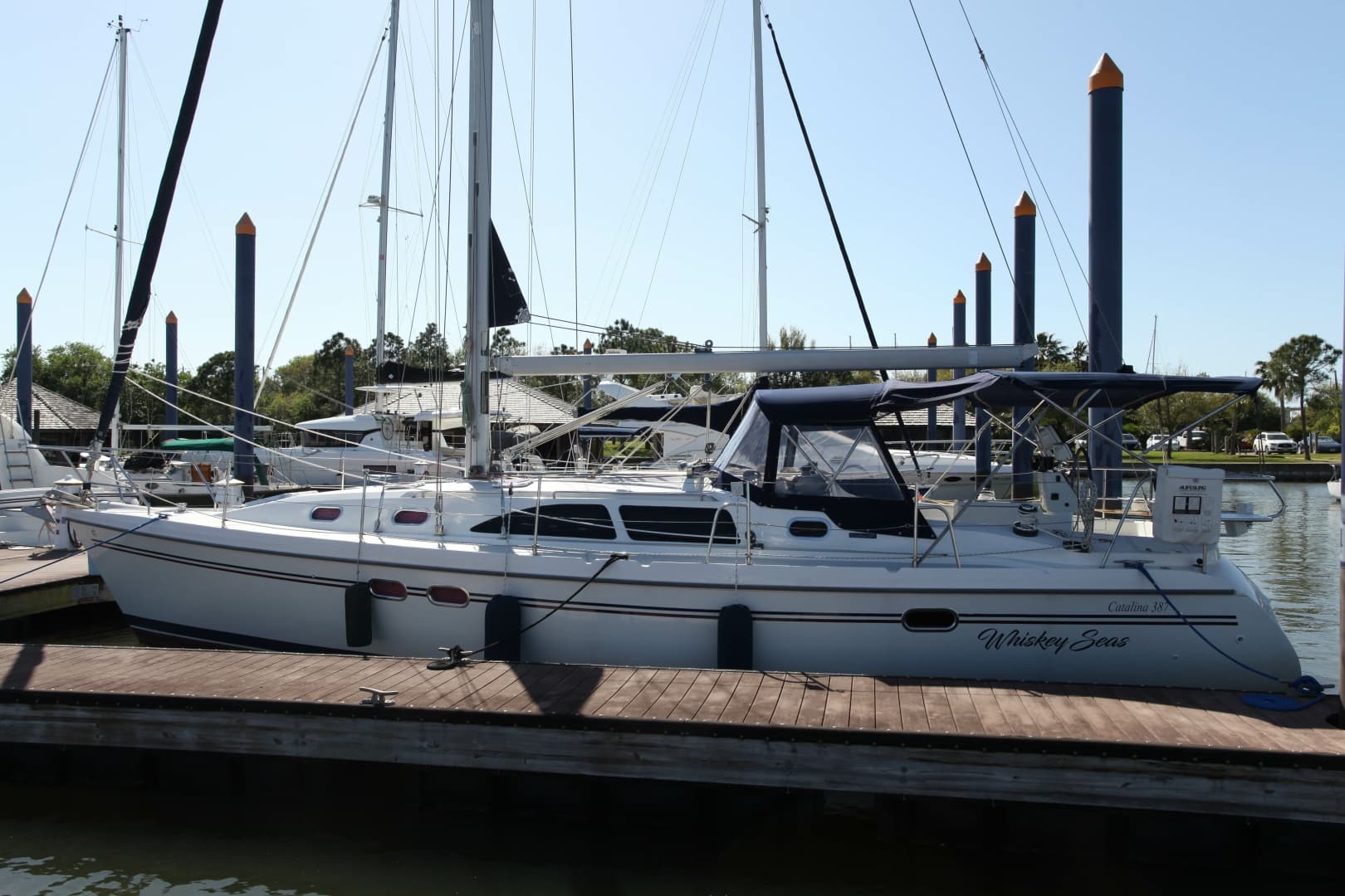 2005 Catalina 387