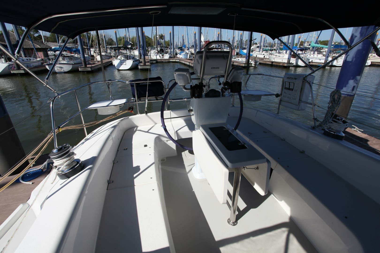 2005 Catalina 387