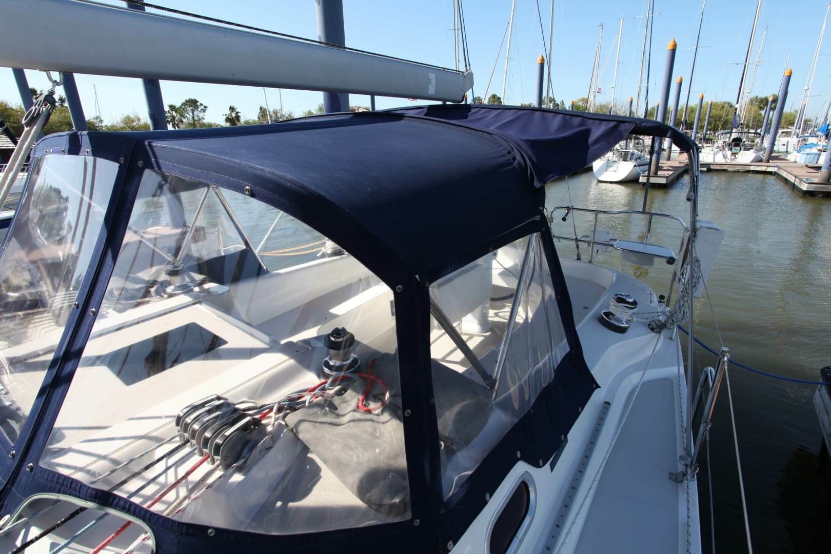 2005 Catalina 387