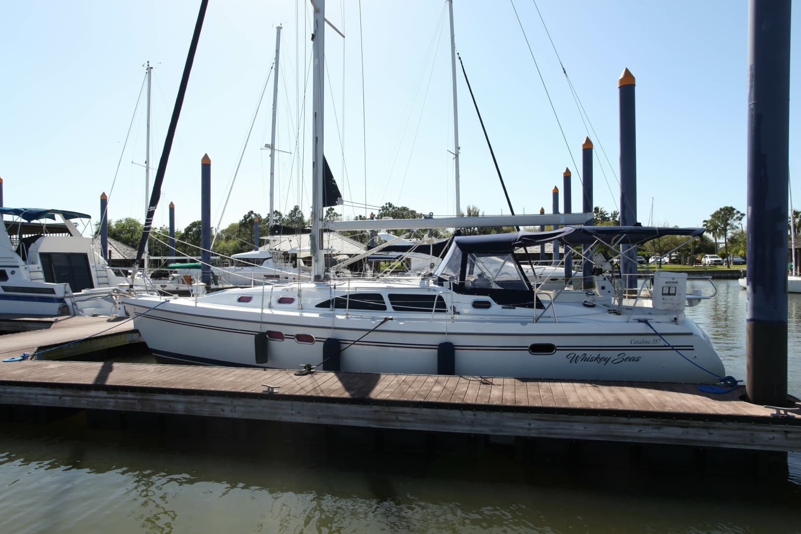2005 Catalina 387