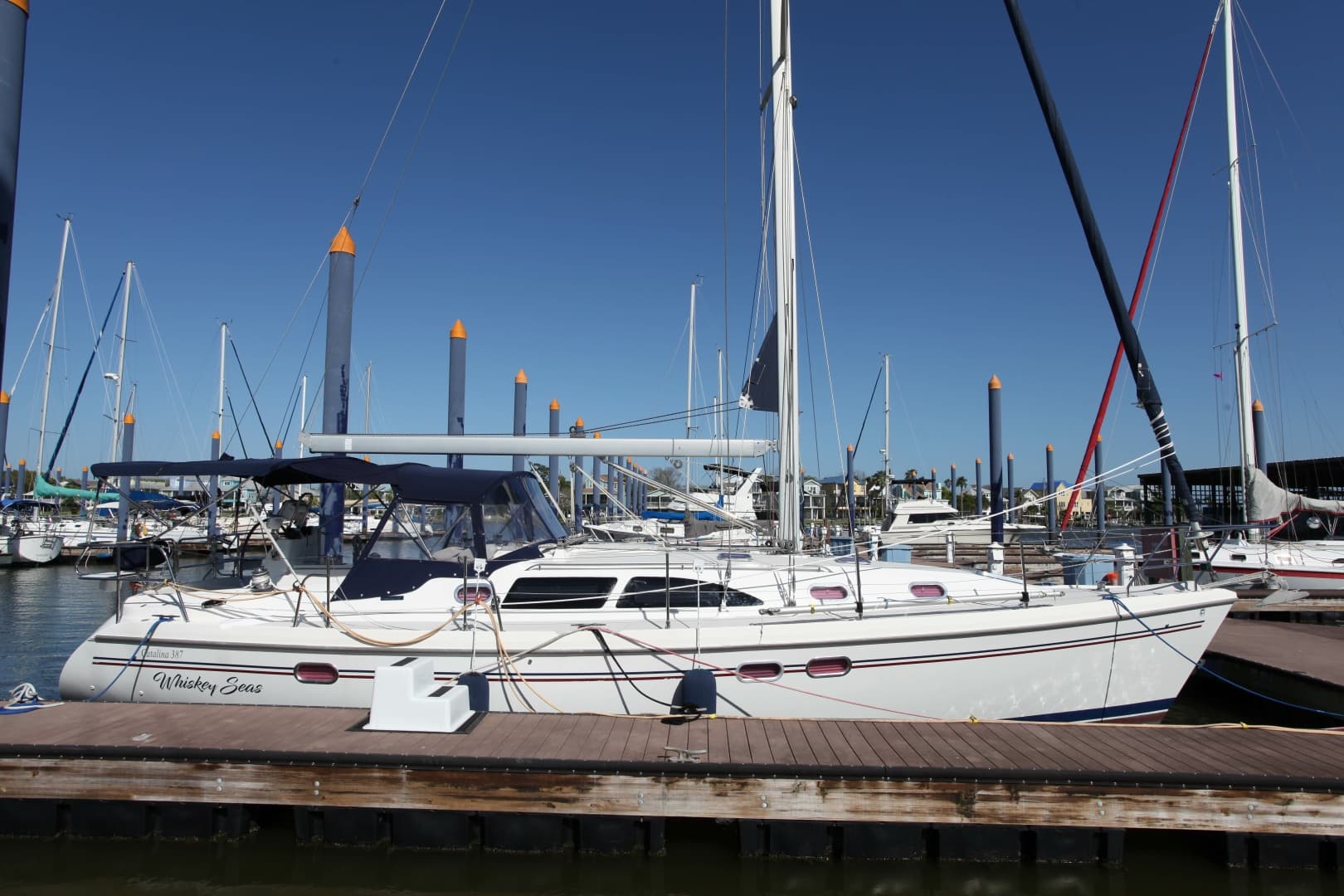 2005 Catalina 387