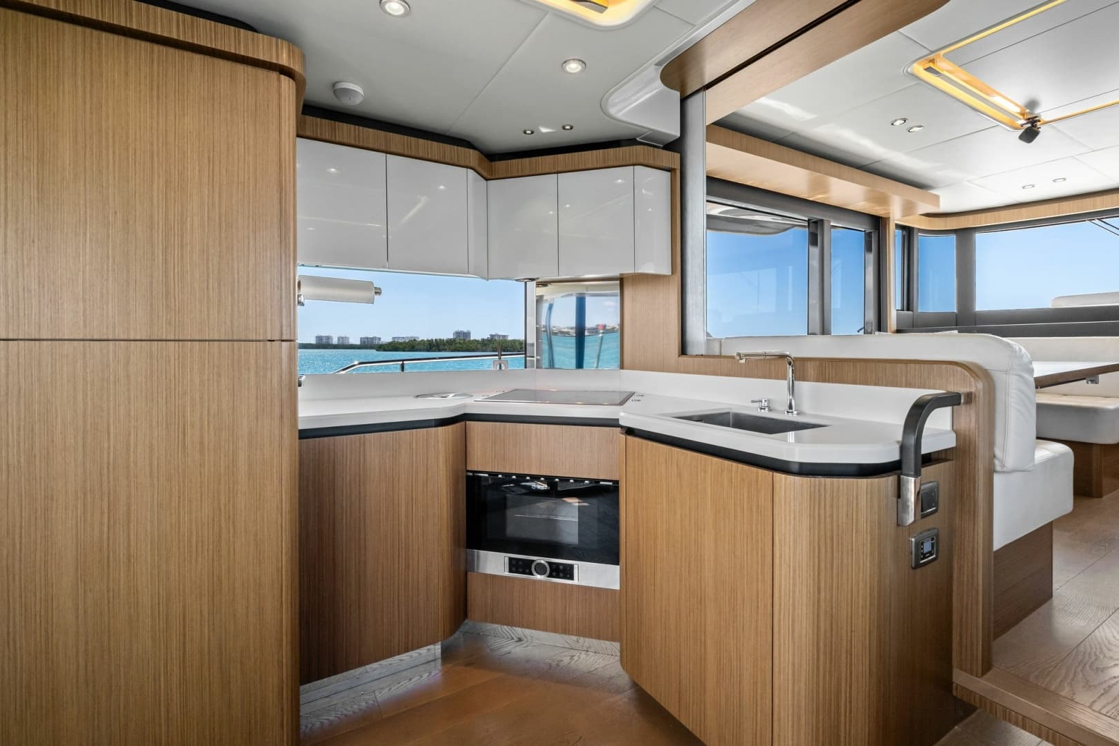 2019 Absolute 52 Navetta