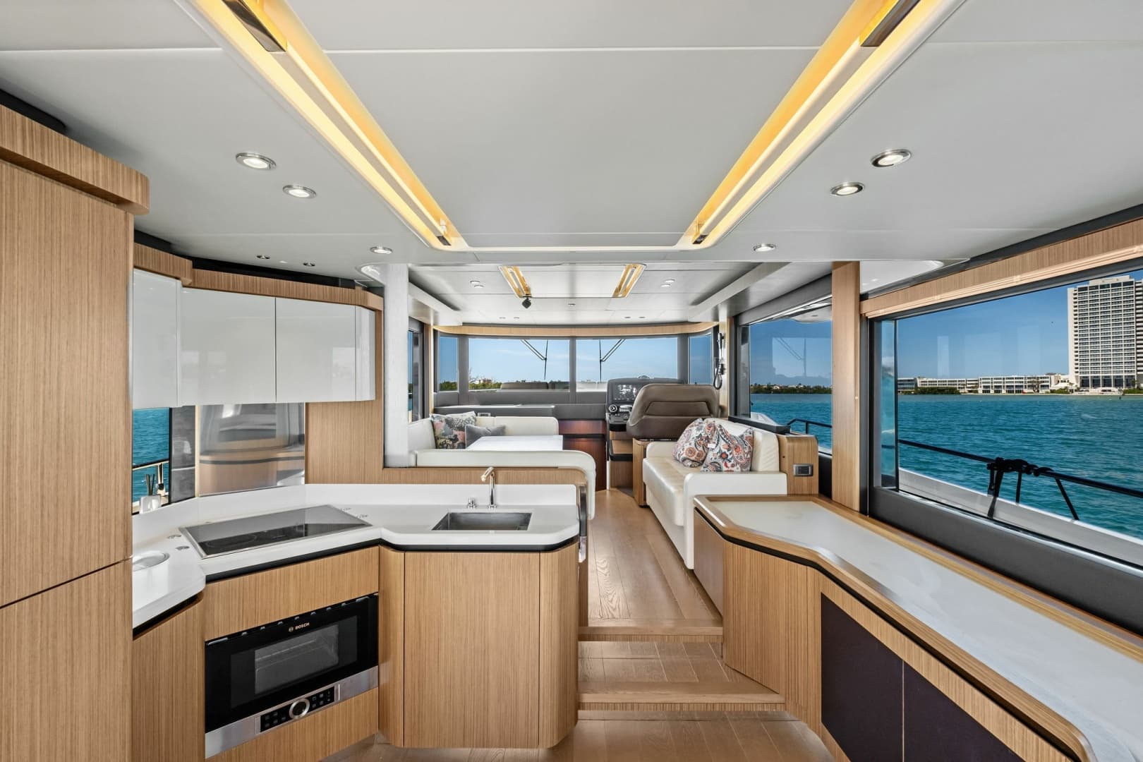 2019 Absolute 52 Navetta