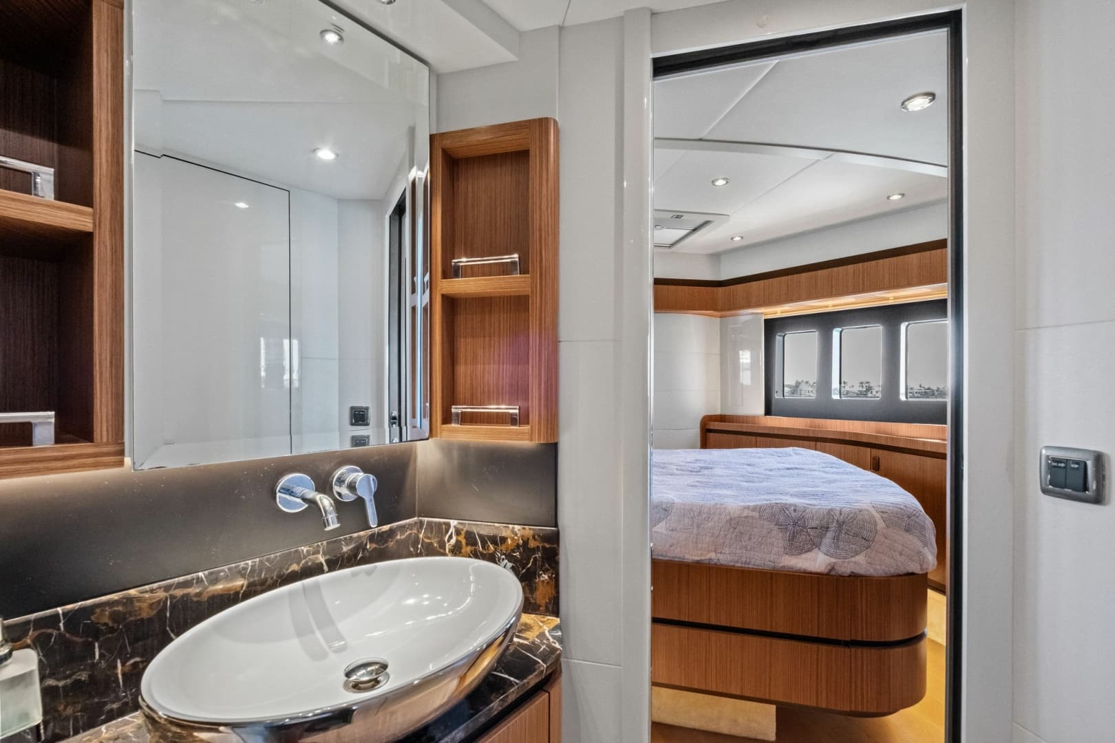2019 Absolute 52 Navetta