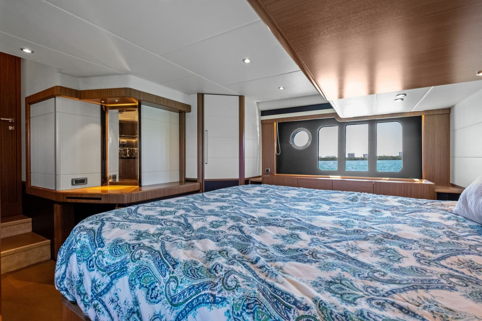 2019 Absolute 52 Navetta