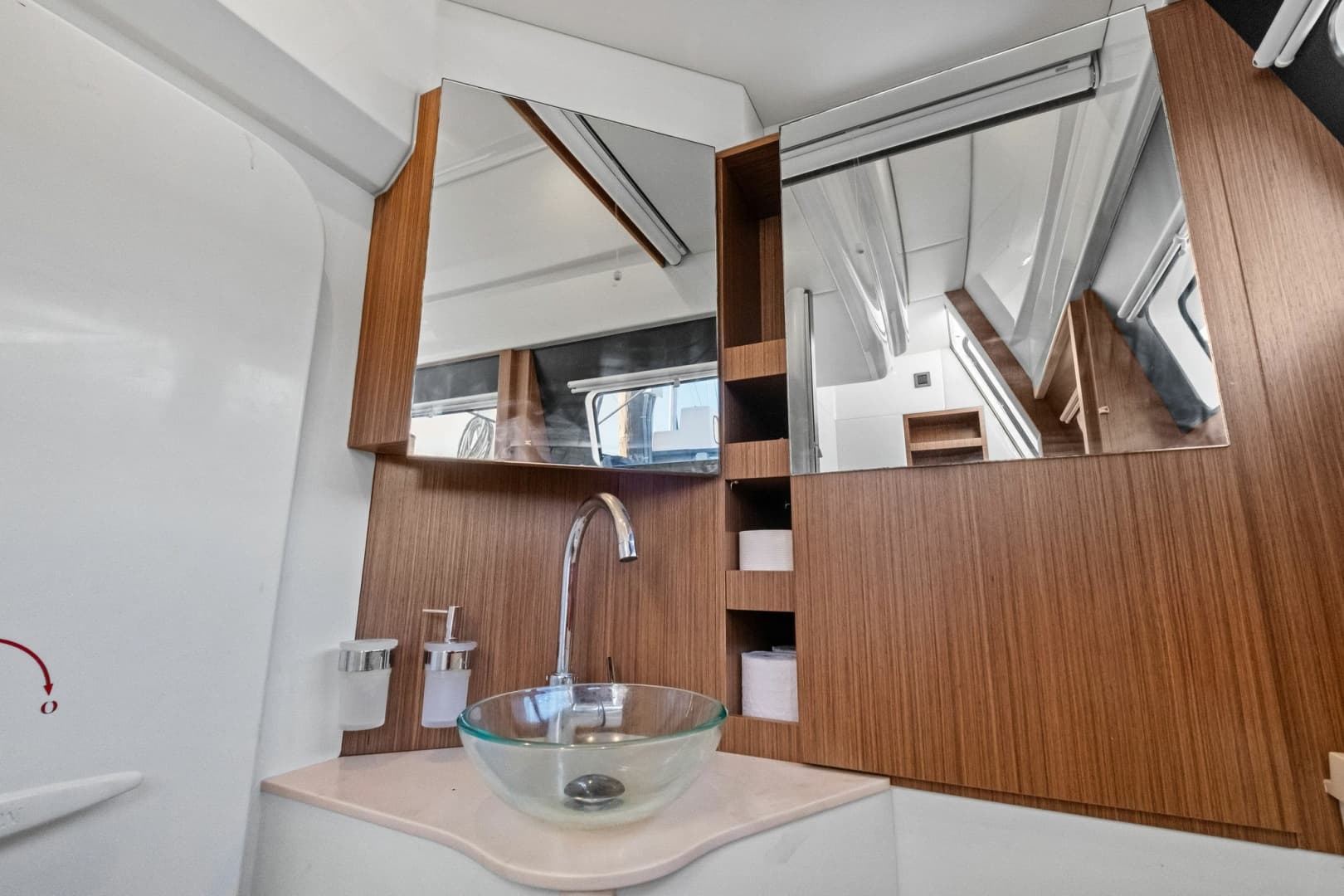 2019 Absolute 52 Navetta