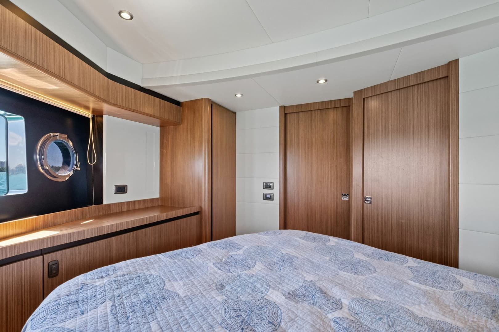 2019 Absolute 52 Navetta