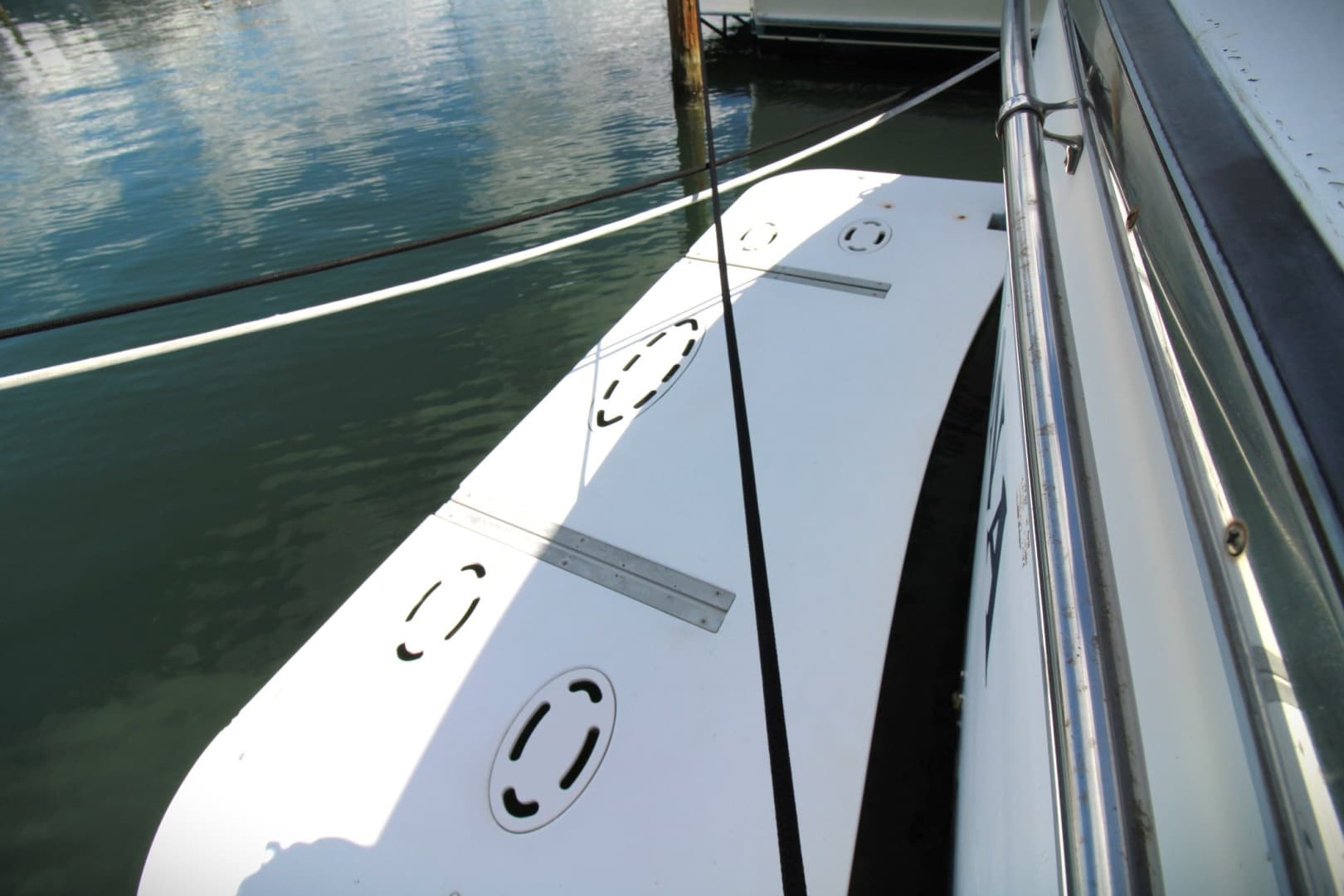 1995 Jefferson 52 Rivanna Cockpit MY