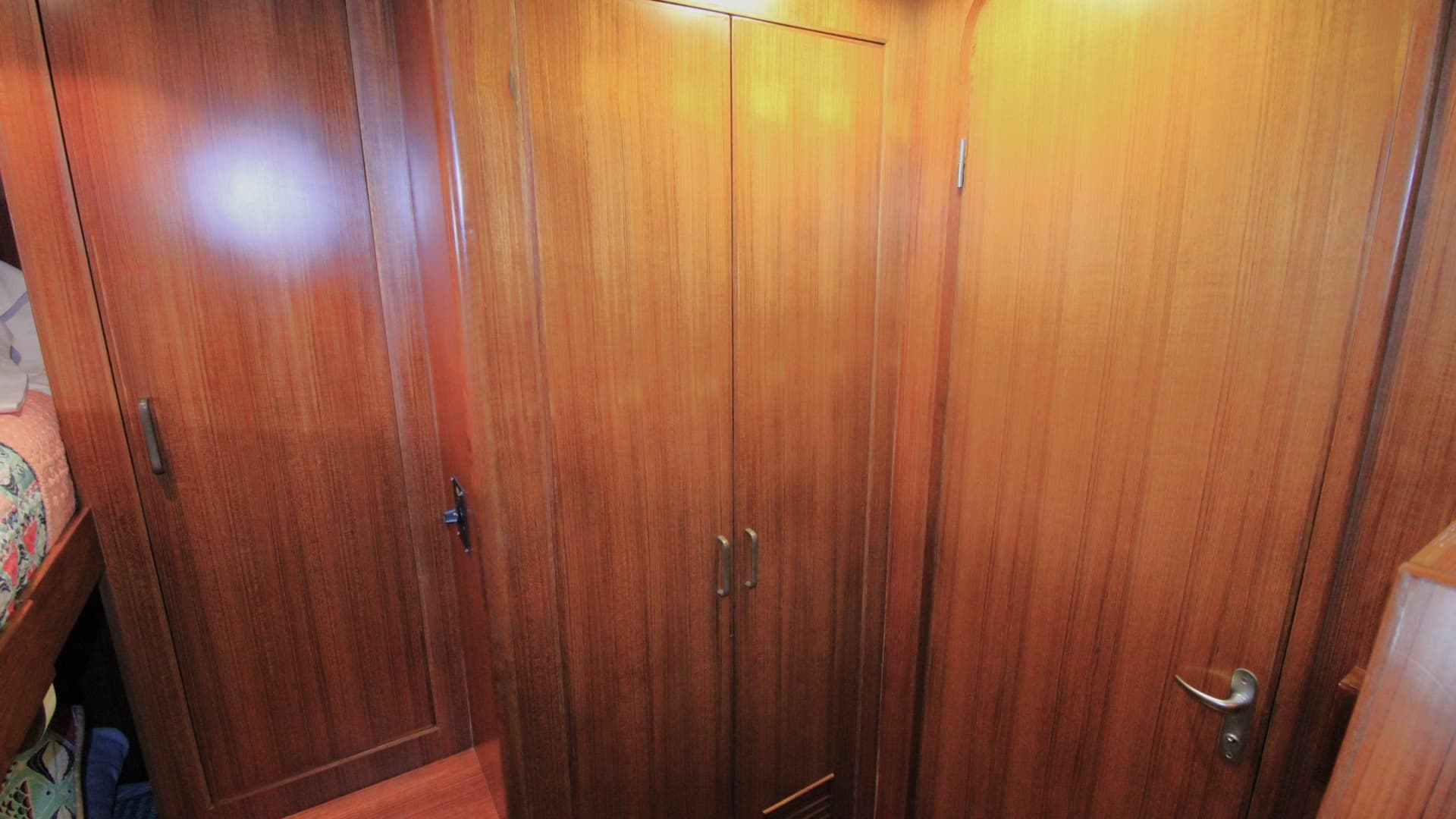 1995 Jefferson 52 Rivanna Cockpit MY