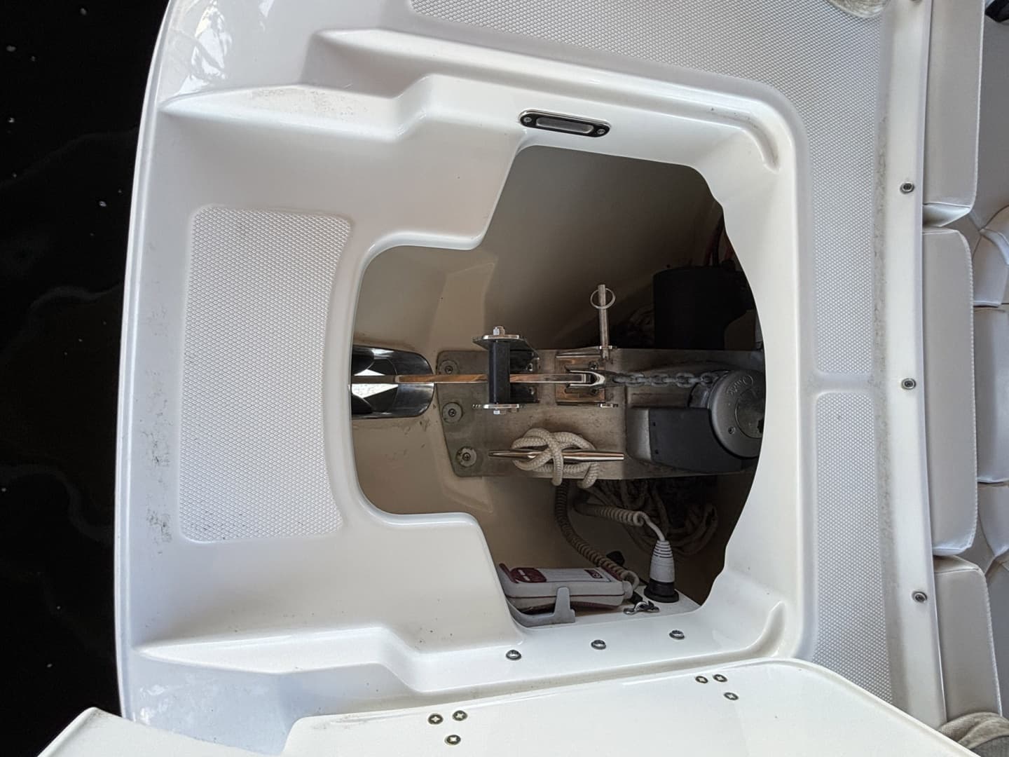 2022 Boston Whaler 320 Vantage