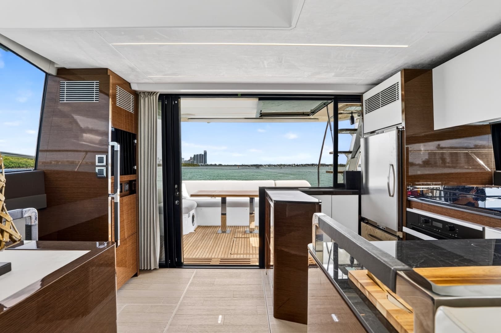 2023 Prestige 590
