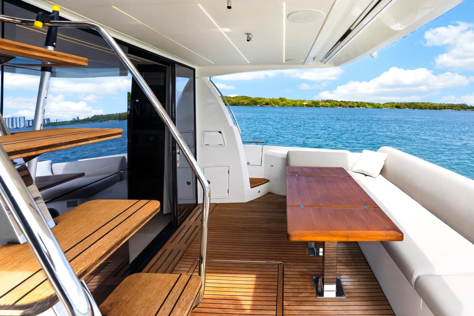 2023 Prestige 590