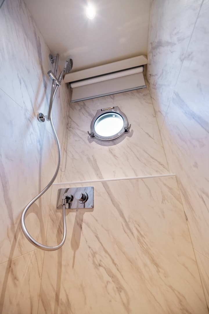 2024 Absolute Navetta 64