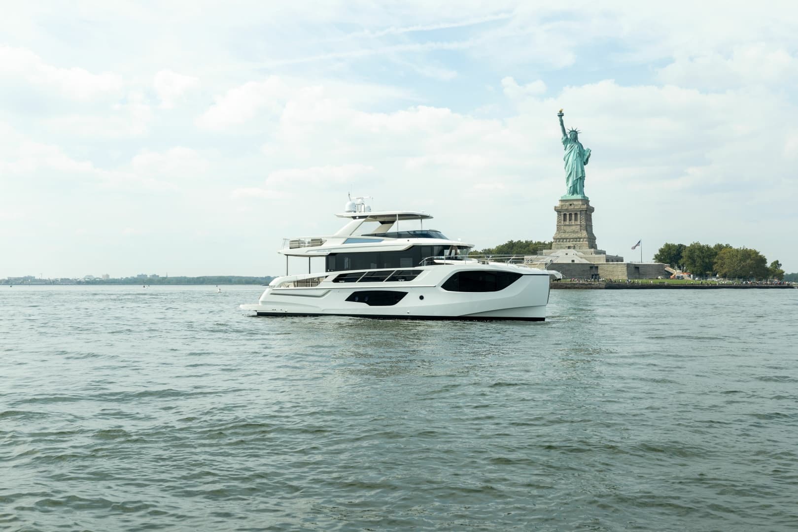 2024 Absolute Navetta 64