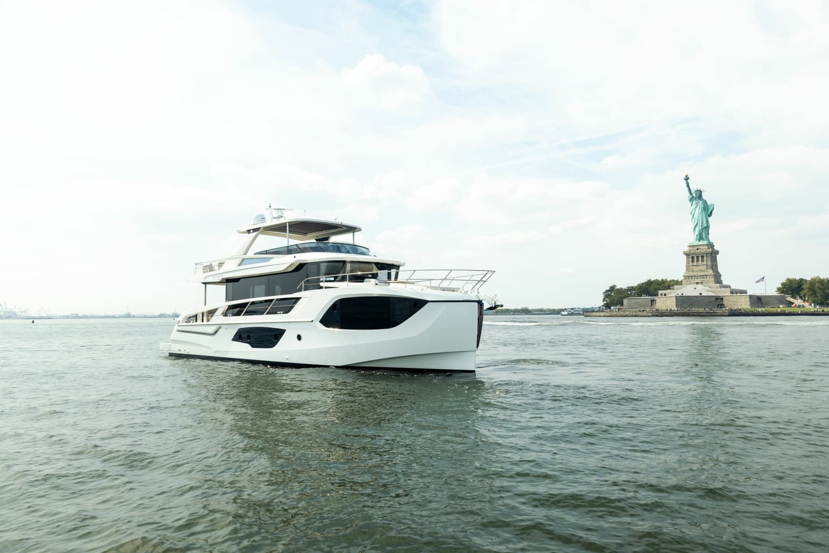 2024 Absolute Navetta 64