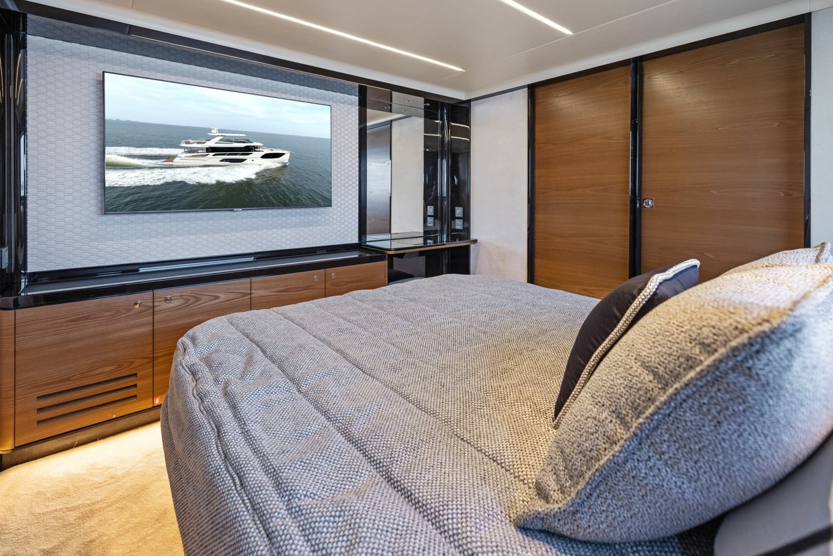 2024 Absolute Navetta 64