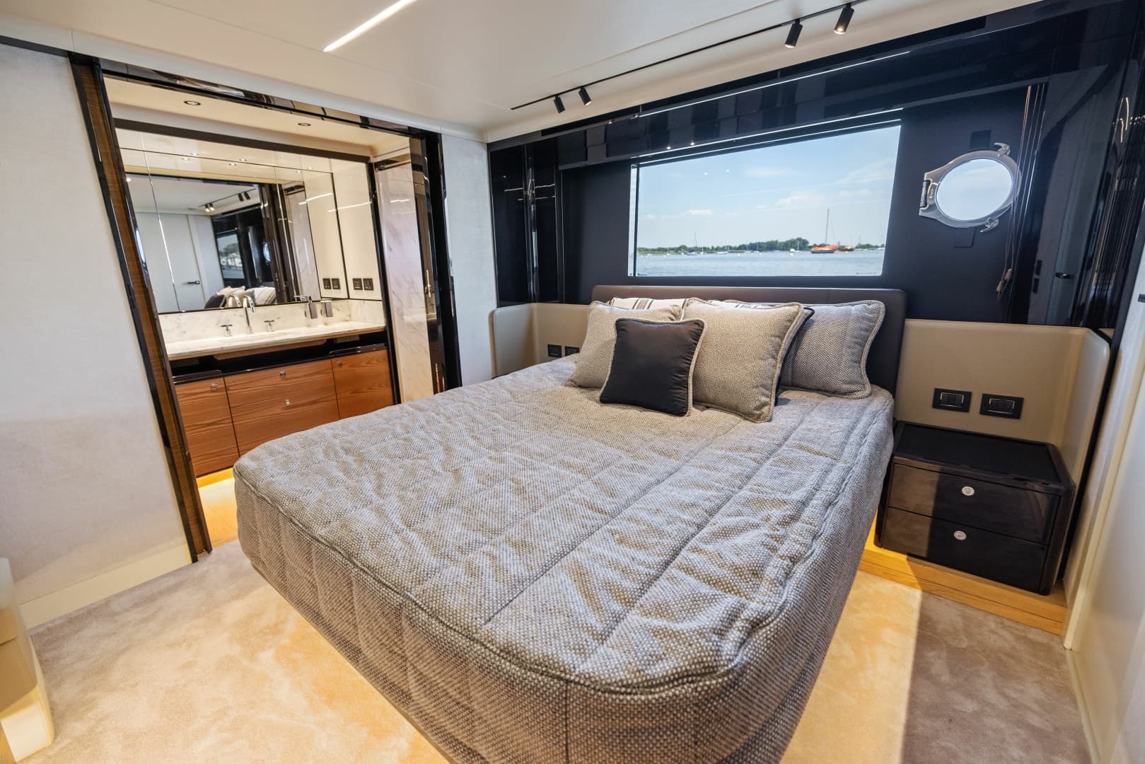 2024 Absolute Navetta 64