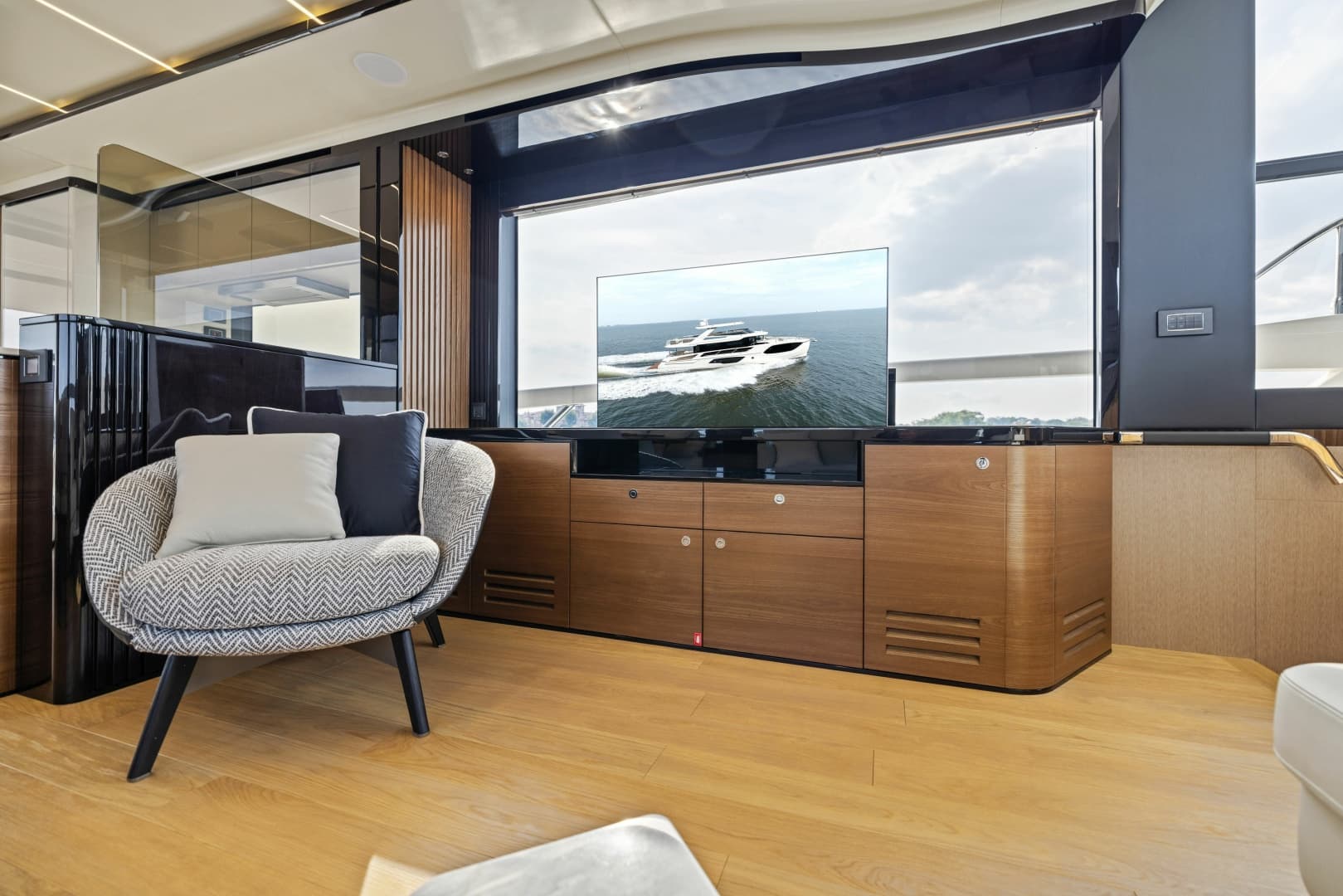 2024 Absolute Navetta 64