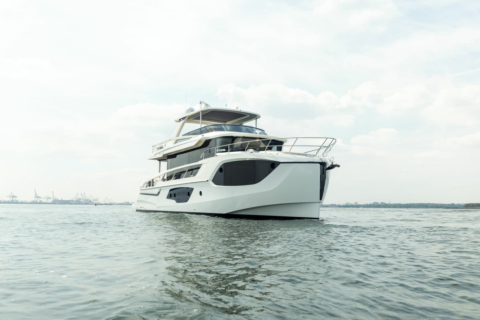2024 Absolute Navetta 64