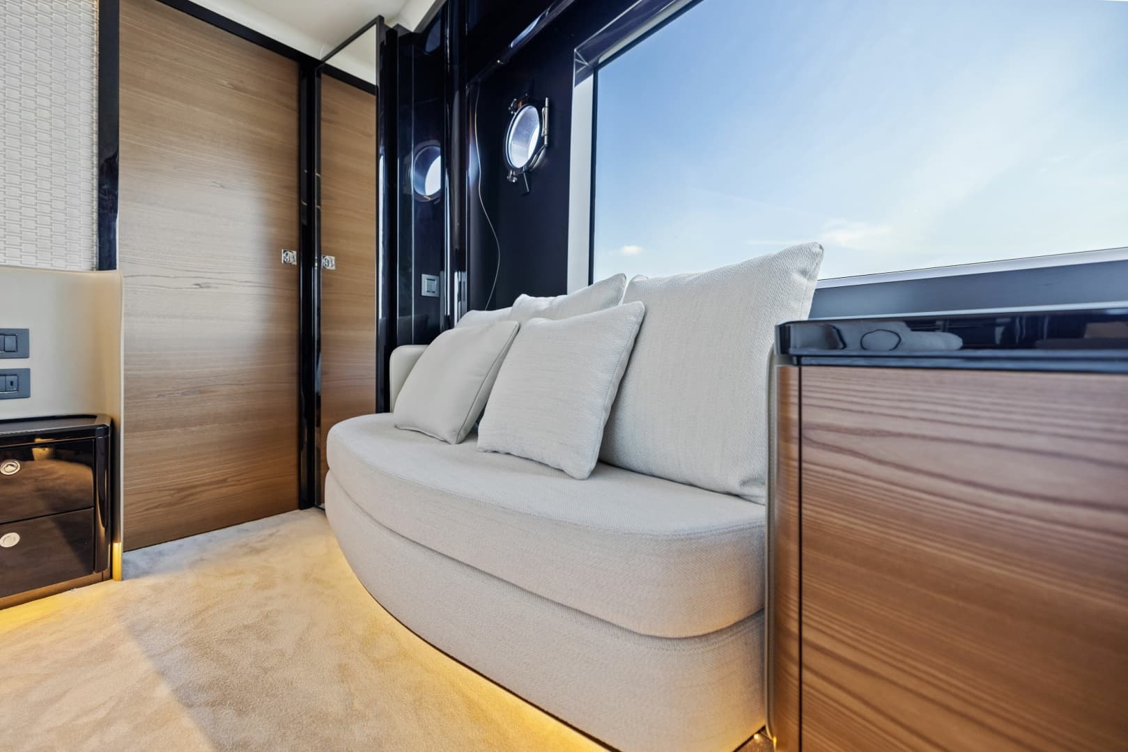 2024 Absolute Navetta 64