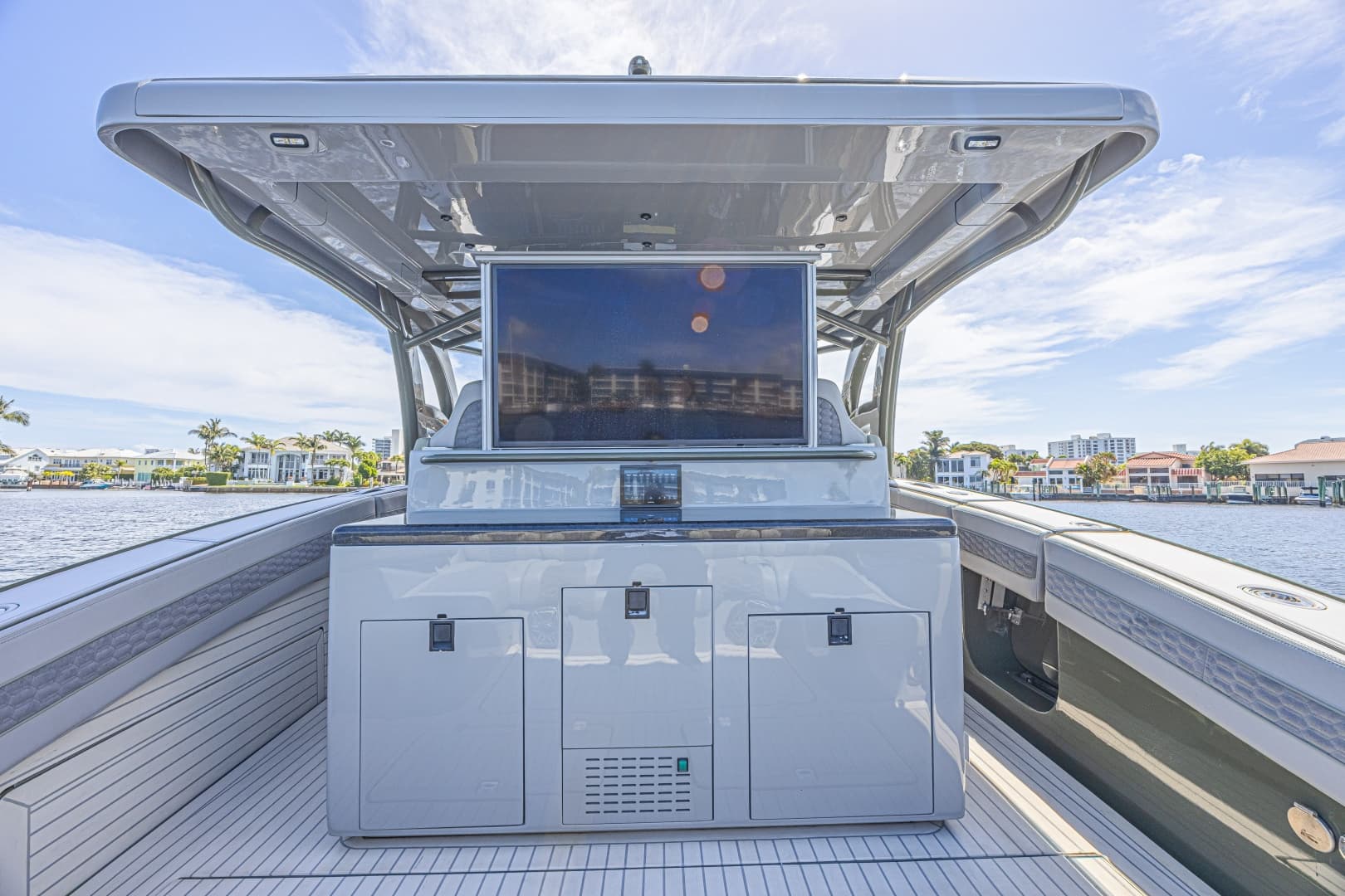 2025 Midnight Express 52 Vitesse