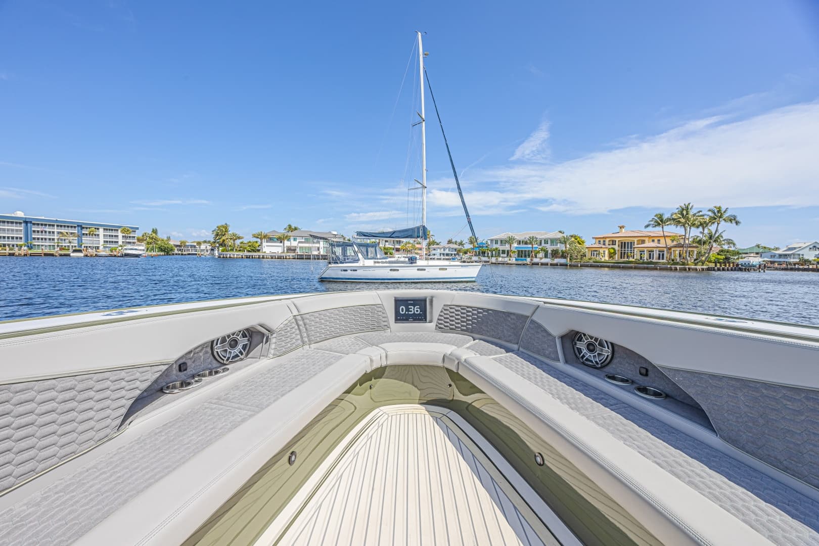 2025 Midnight Express 52 Vitesse