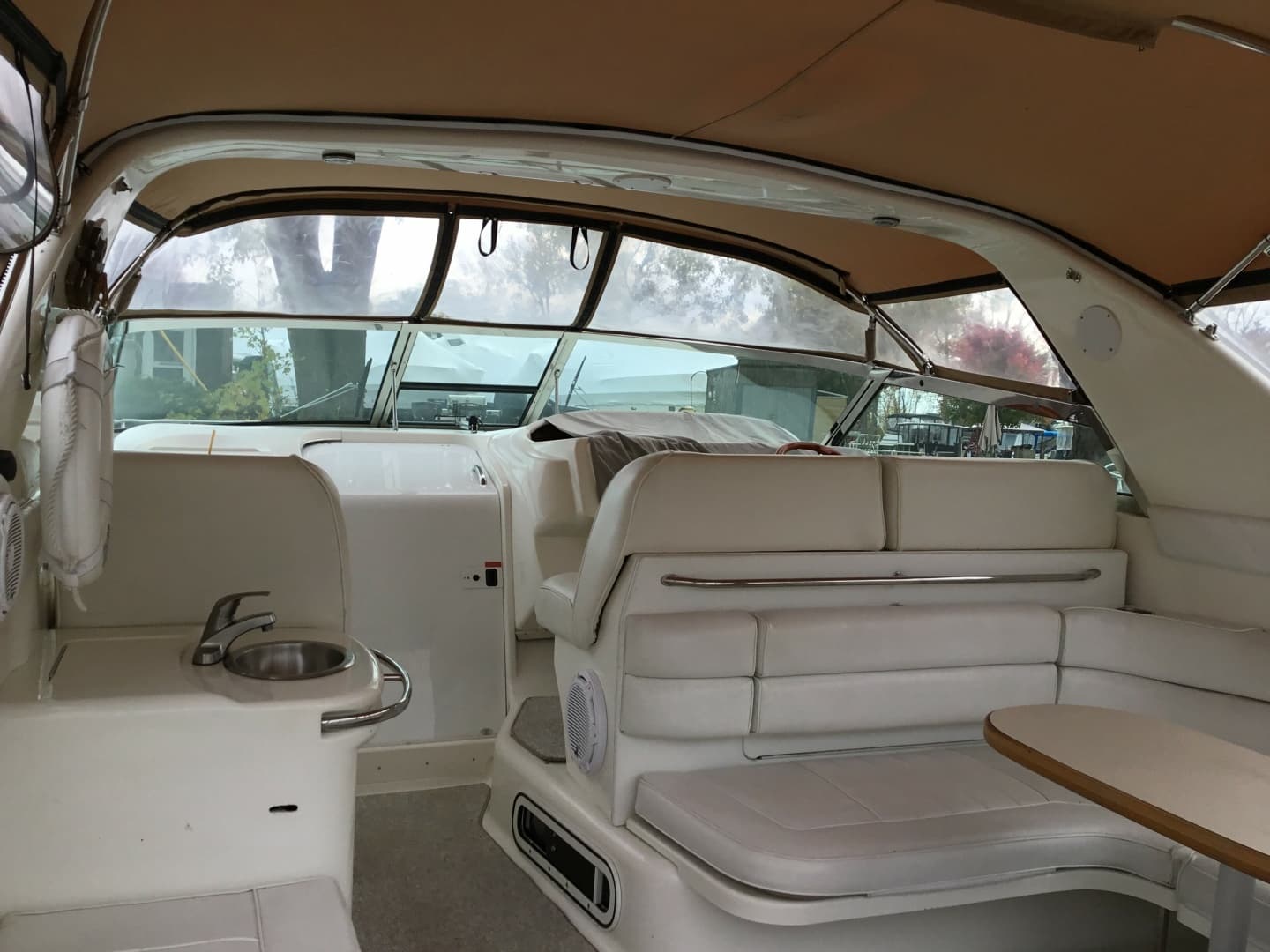 1995 Sea Ray Sun Dancer 370