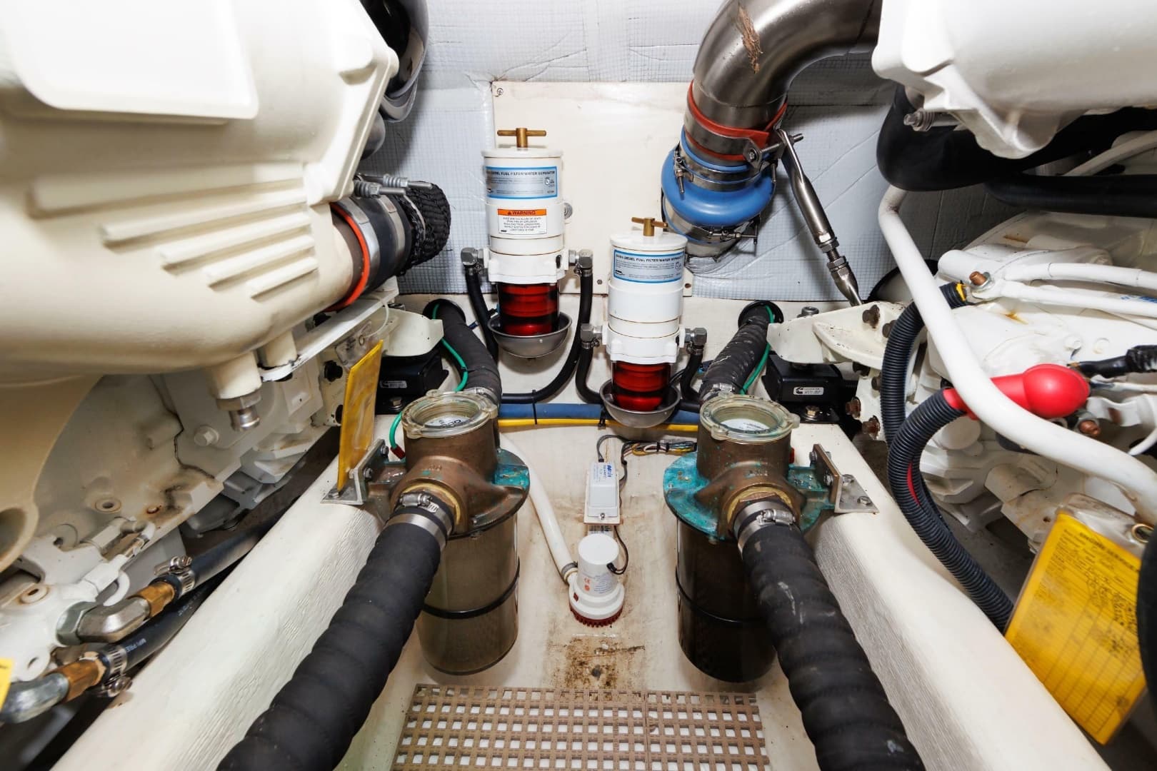 2016 Sabre 42 Fly Bridge Sedan