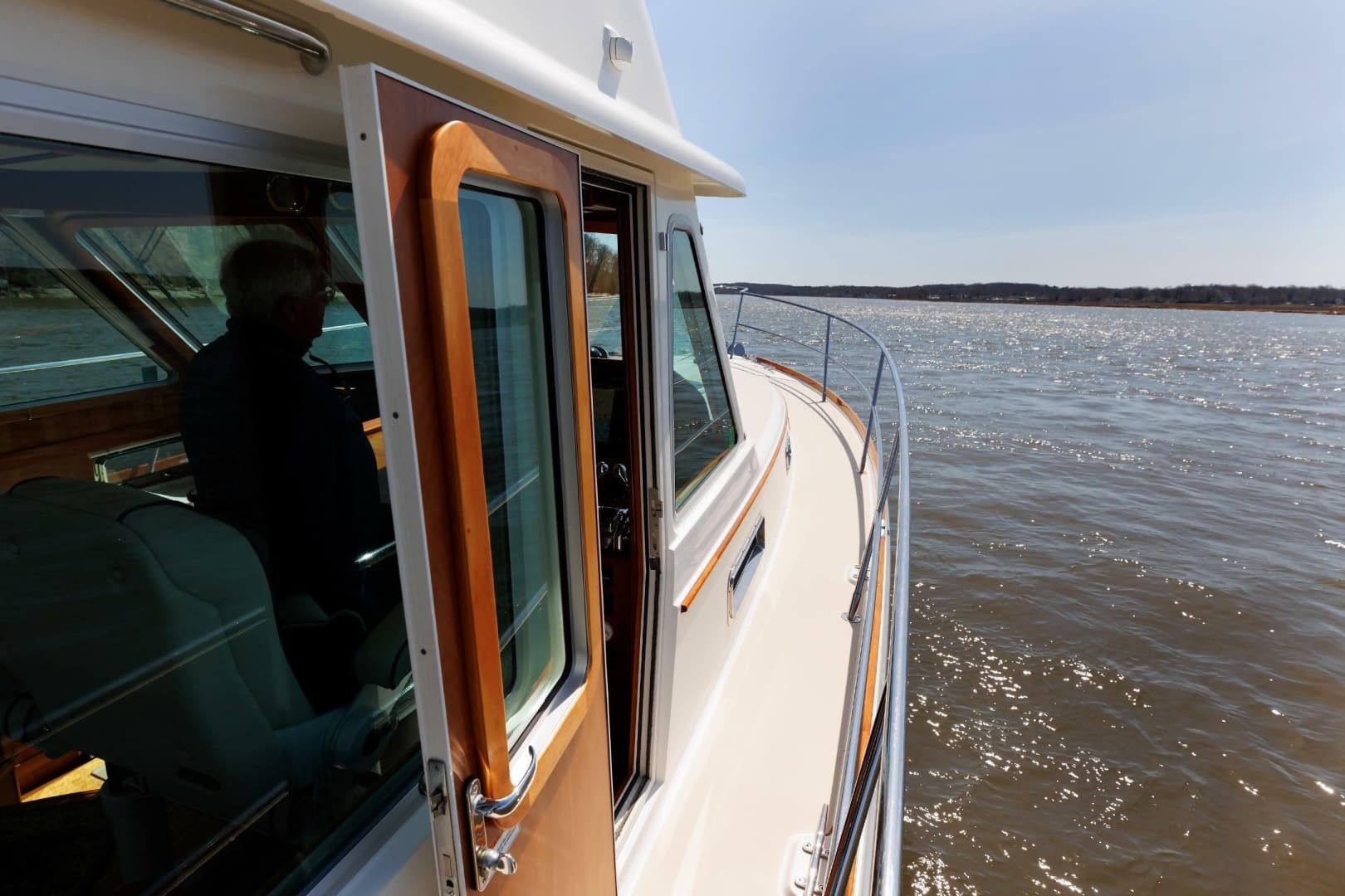 2016 Sabre 42 Fly Bridge Sedan