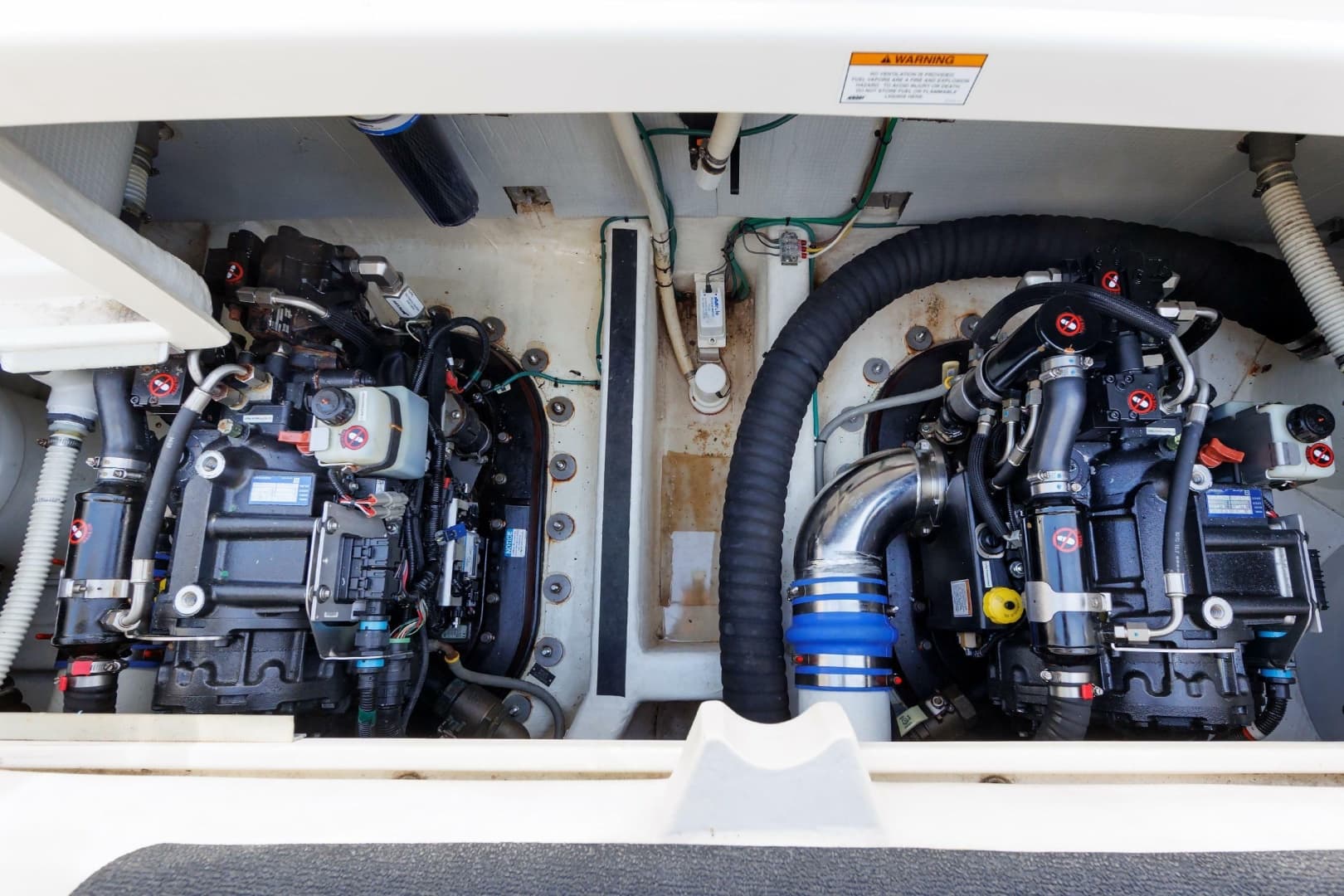 2016 Sabre 42 Fly Bridge Sedan