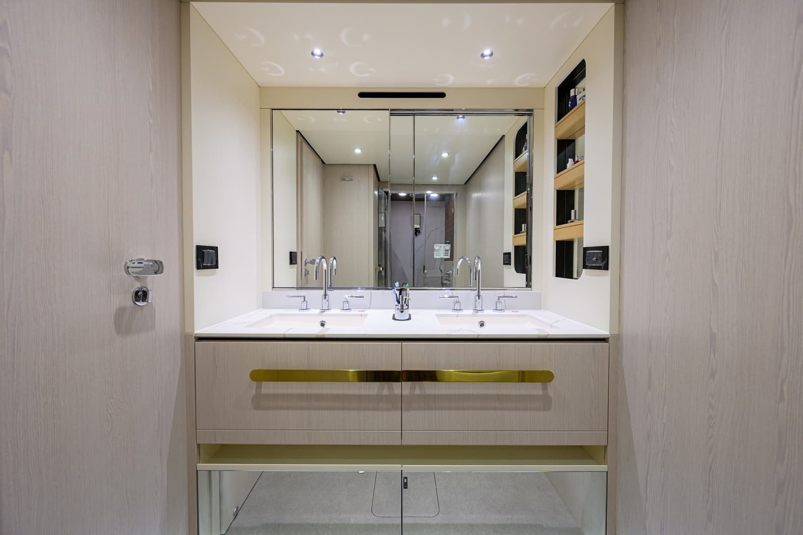 Azimut 78 - DT78 - Guest Head