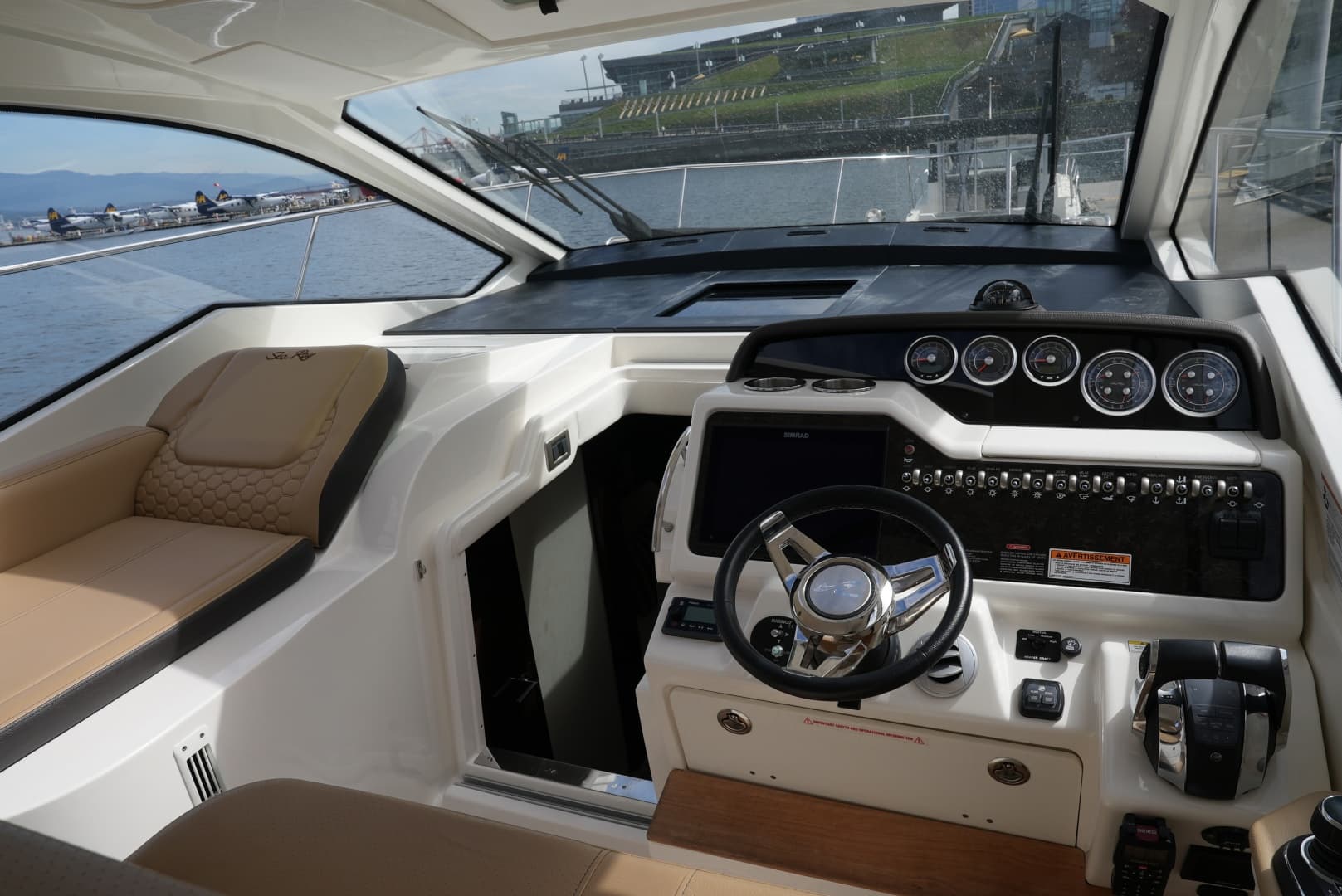 2019 Sea Ray Sundancer 350 Coupe