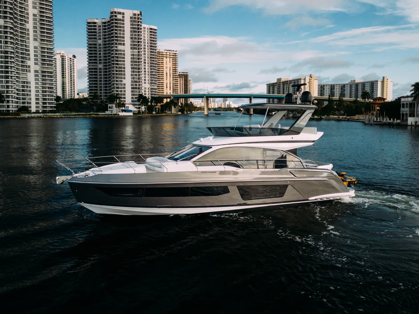 2023 Azimut 53 FLY